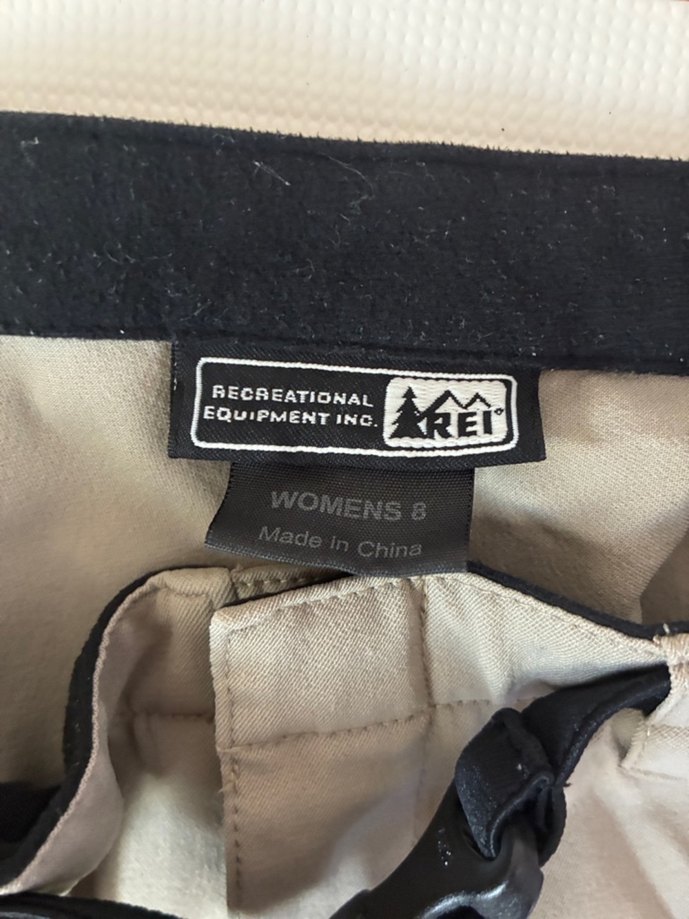 REI Women’s Convertible Track Pants in Light Taupe - Picture 2 of 3